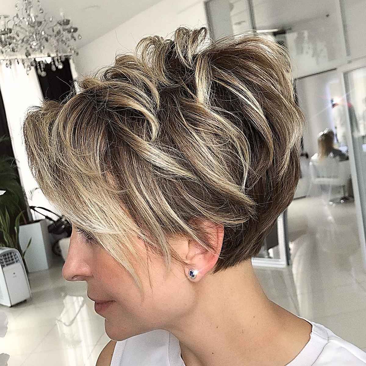 26 Stylish Long Pixie Bob Haircuts för en unik längd och stil 