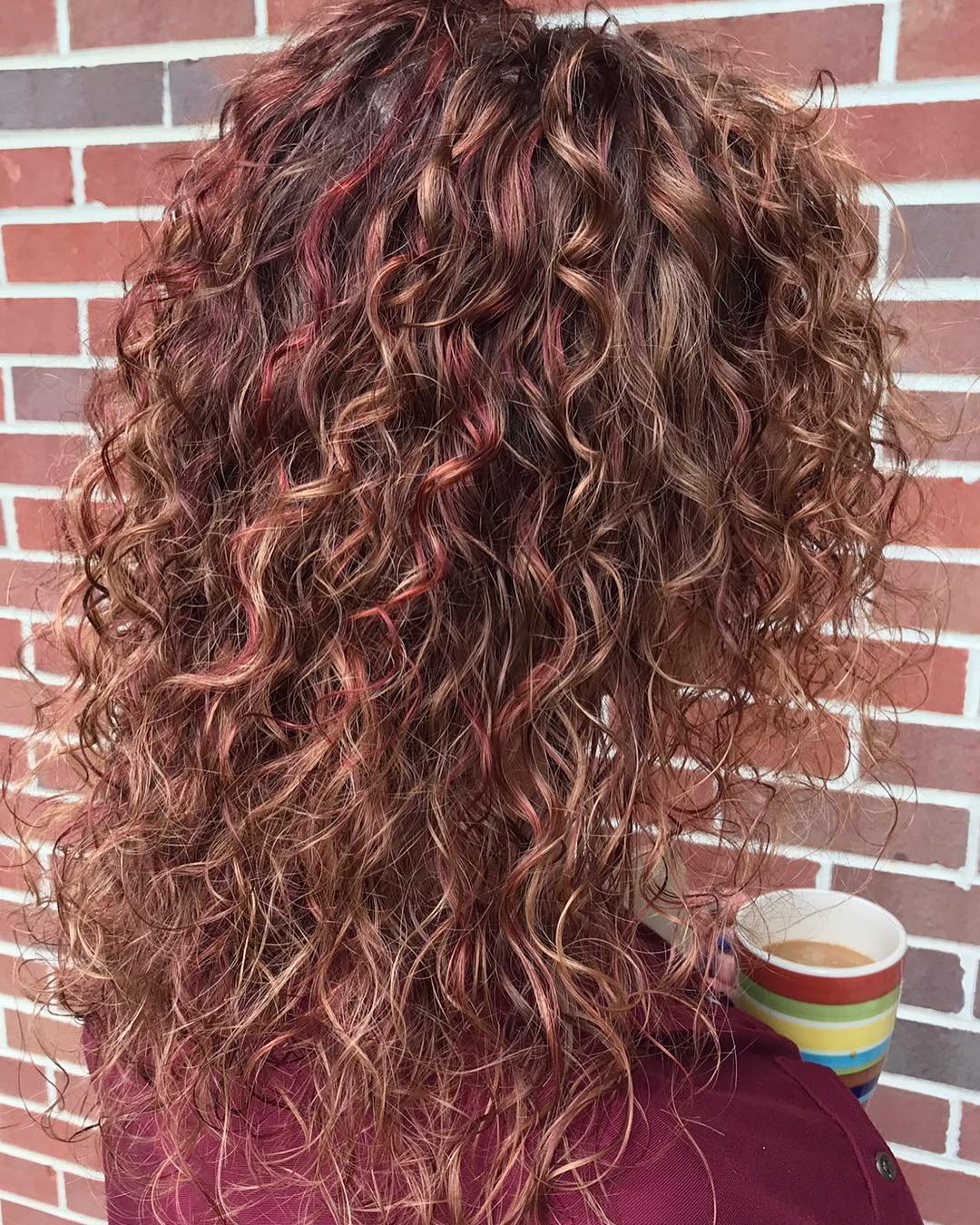 23 Idées de couleur de cheveux auburn foncé tendance en 2022 