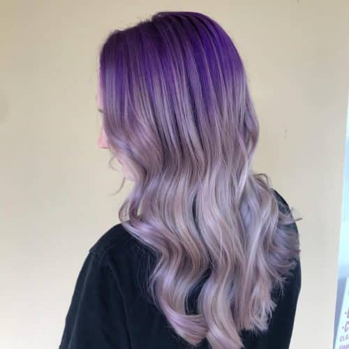 28 meilleures couleurs de cheveux violets clairs tendance en 2022 