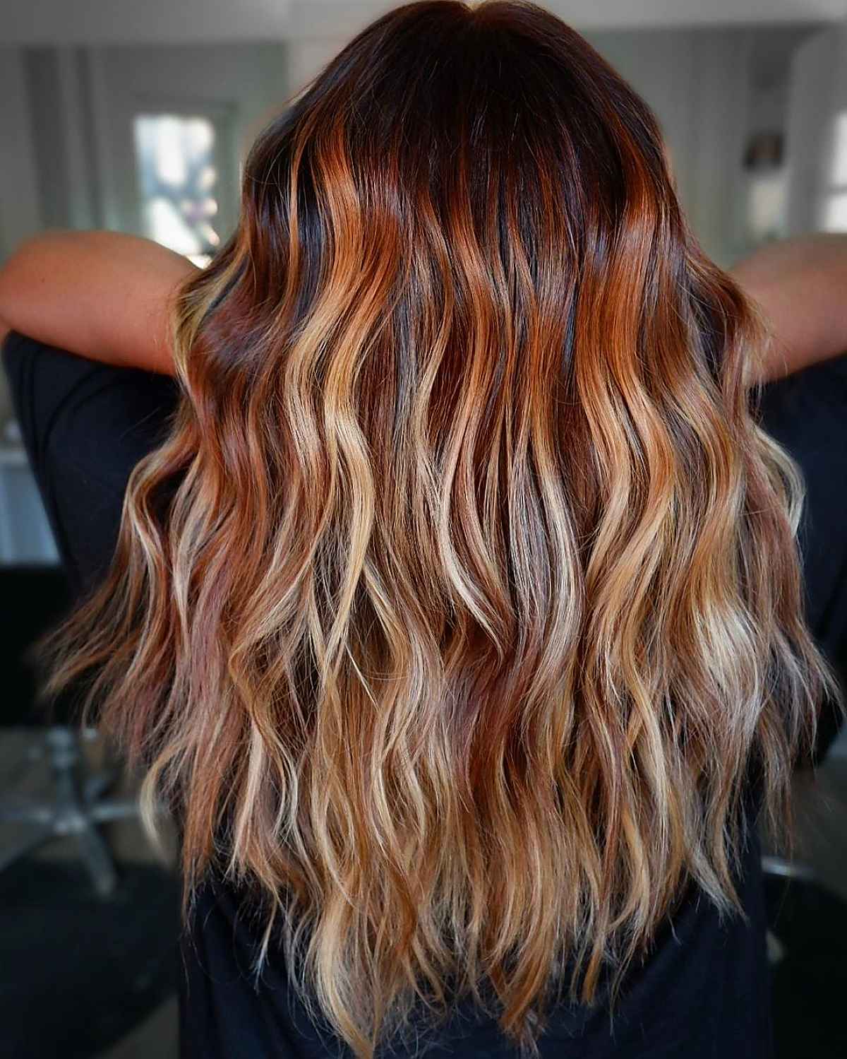 21 Exemples superbes de balayage pour les cheveux noirs (2022 photos) 