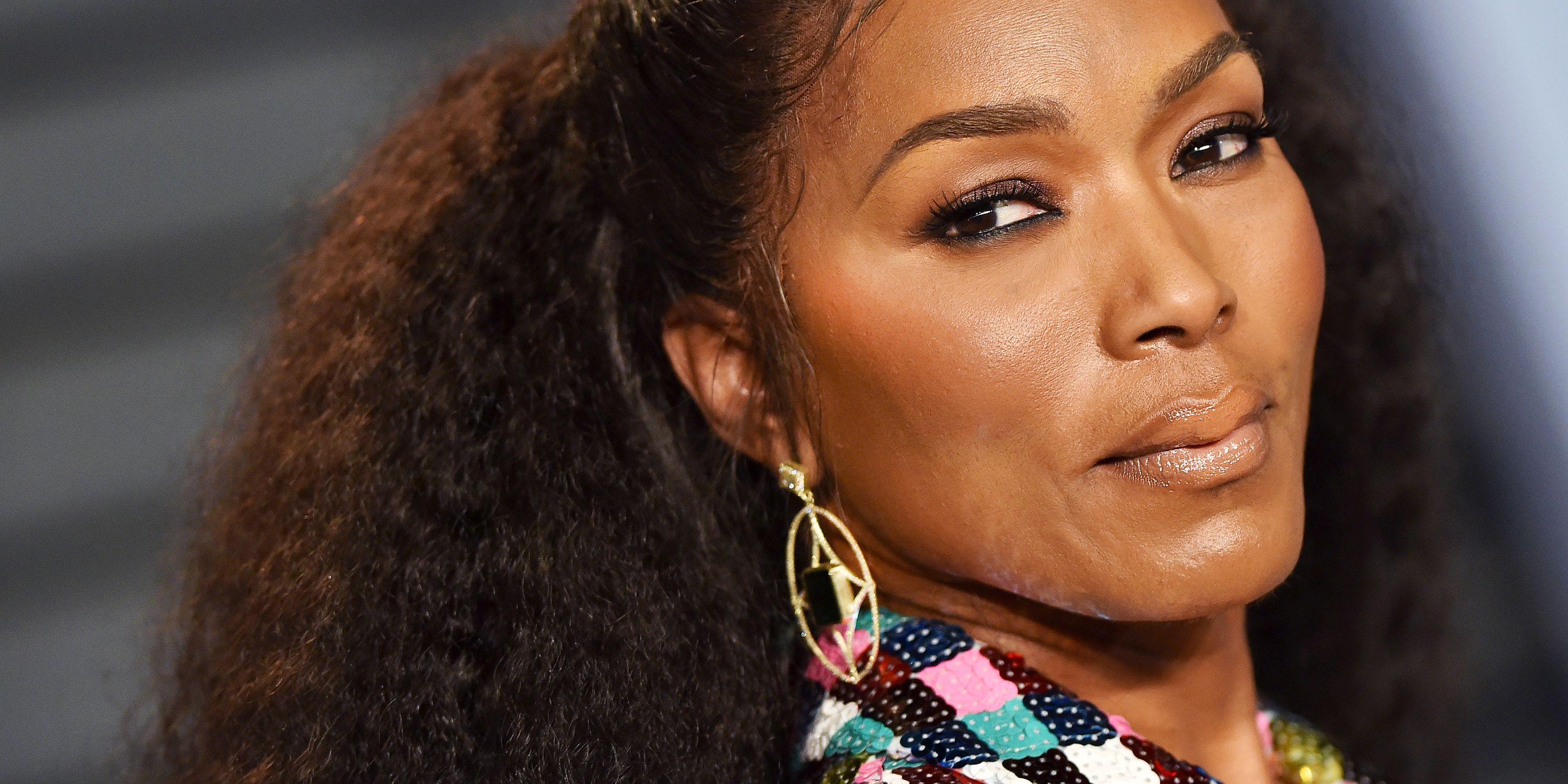 Angela Bassett, 63, förklarar varför  du ser bra ut för din ålder  inte är en komplimang 