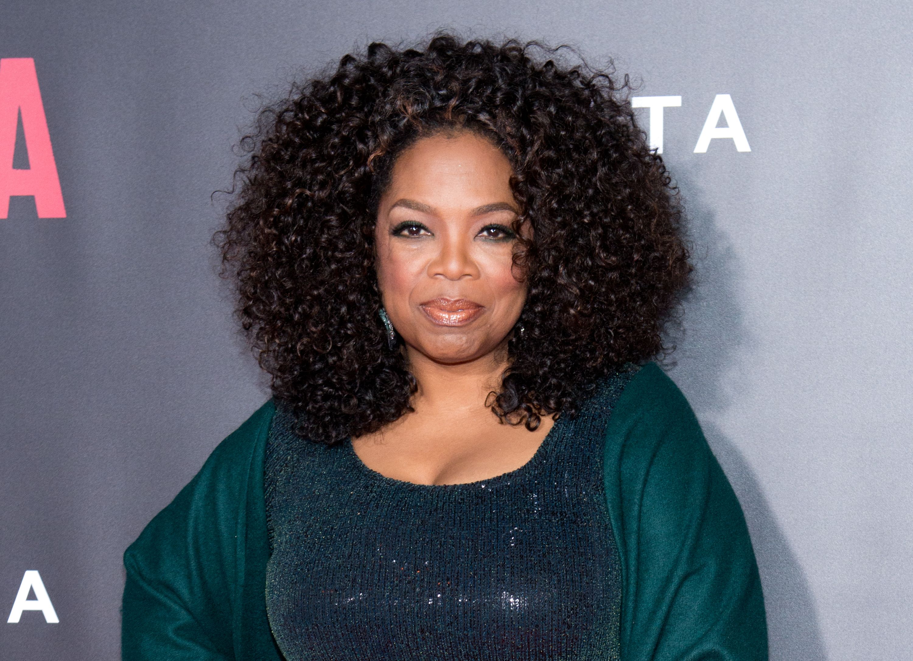 Oprah Winfrey älskar denna prisvärda getmjölkhandkräm för att lugna hennes hud 