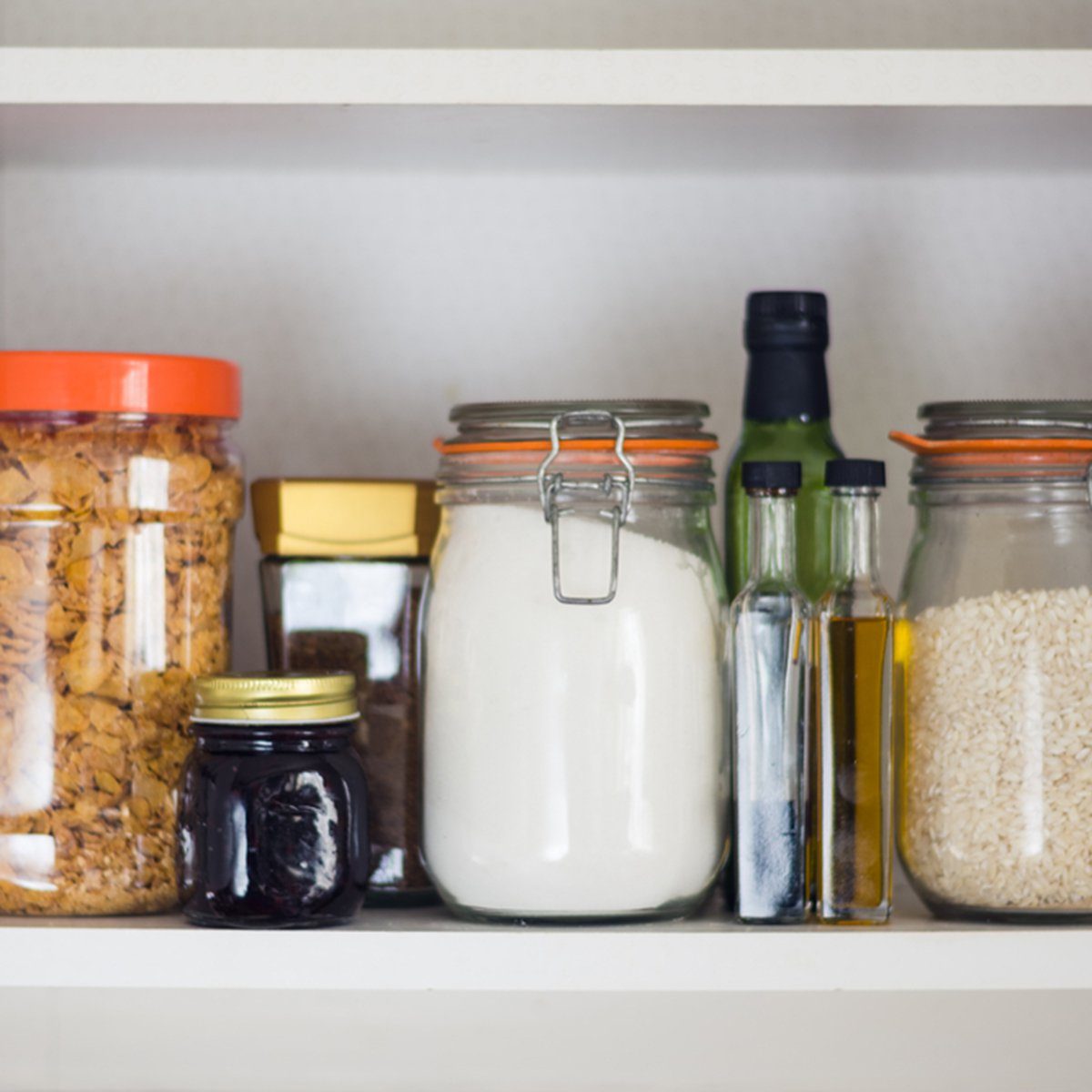 Cómo organizar su cocina como Marie Kondo:10 pasos a una cocina más eficiente y más eficiente 