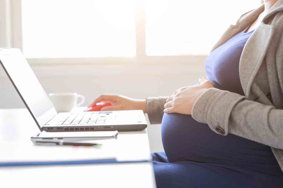 Heaving à la grossesse enceinte:Travail physique et sécurité 