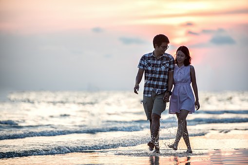 관계 토크 :이 이유는 왜 전 애인에게 문자를 보내지 않아야하는지 알려줍니다. 