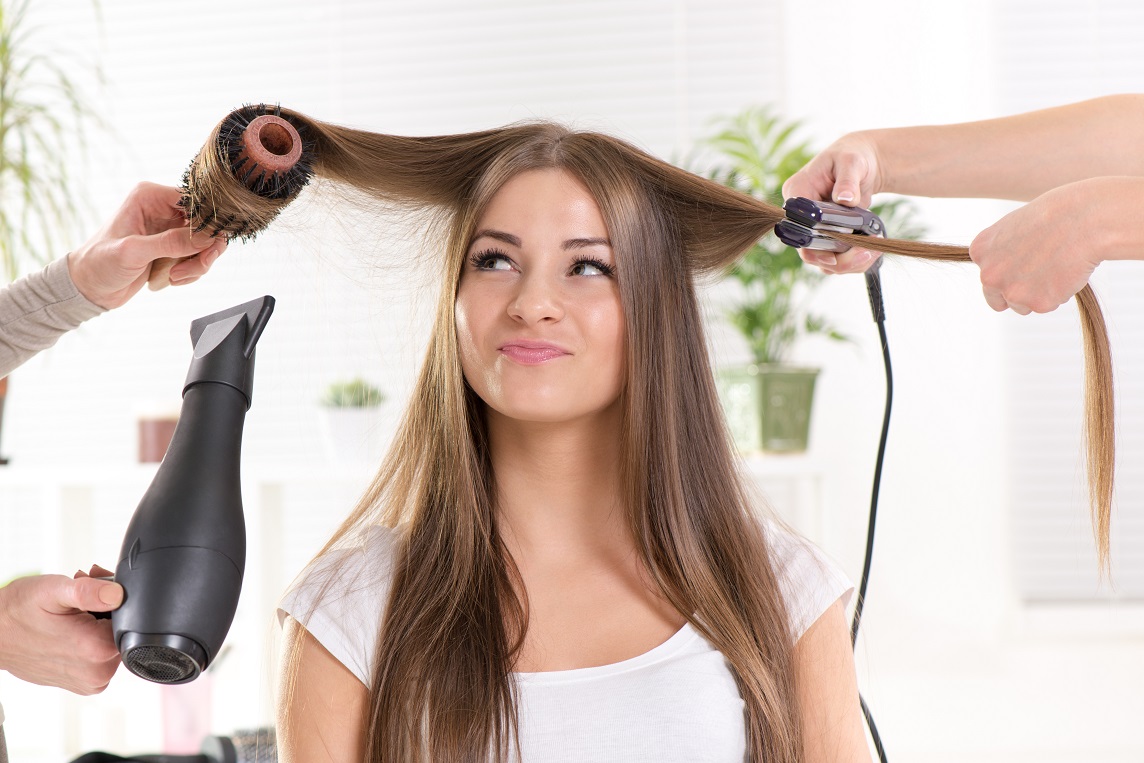 Hermosos peinados para cabello largo. Peinados para cabello largo con bollos 