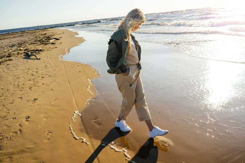 전갈 자리 여자가 아무 이유없이 갑자기 당신을 무시할 때 어떻게해야합니까? 