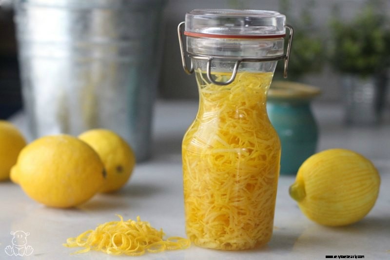 Restes de citron pelures? Voici 10 façons de les utiliser 