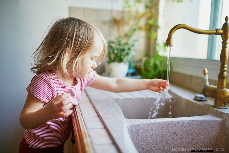 Cómo averiguar qué hay en el agua del grifo 