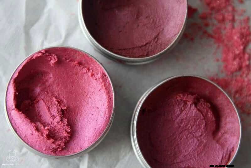 Recettes de blush à la crème de bricolage et de teintes pour les lèvres 