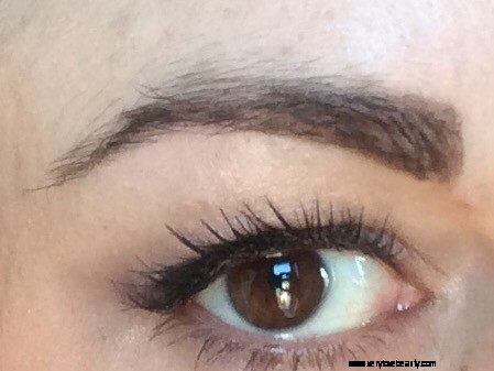 30 Sekunden Brauen- Eine einfache Anleitung zum Make-up des Brows  