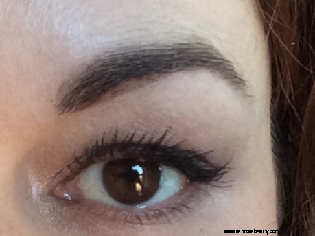 30 Sekunden Brauen- Eine einfache Anleitung zum Make-up des Brows  