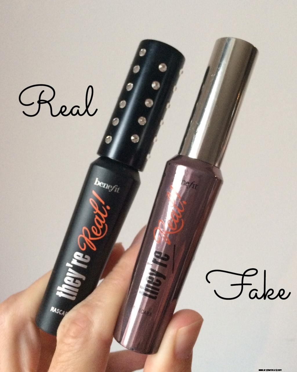 Fake Makeup | Hur man upptäcker en förfalskad fördel De är verkliga! 