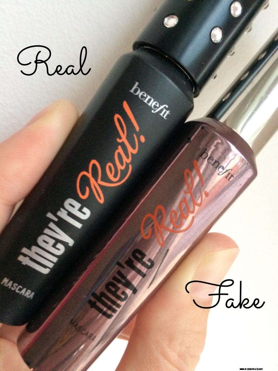 Fake Makeup | Hur man upptäcker en förfalskad fördel De är verkliga! 