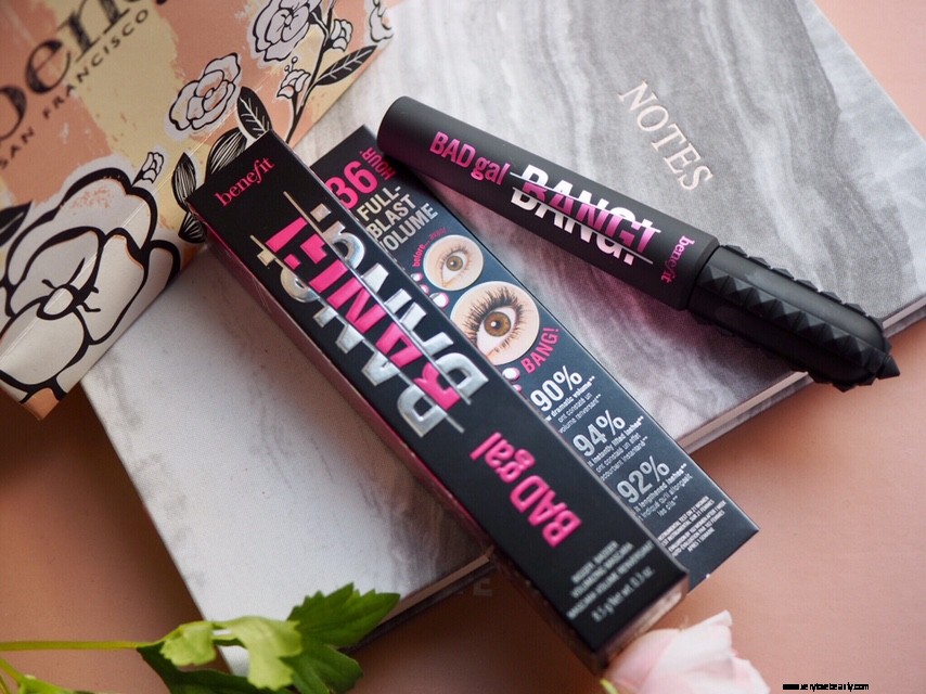 Nutzen Sie die Bad Gal Bang Mascara Review und vor und nach Bildern 